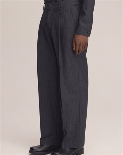 NN.07 - Kay Bukser - Dark Grey Stripe